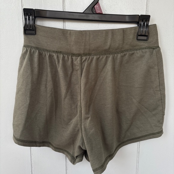 Women's Shorts - Picture 3 of 3